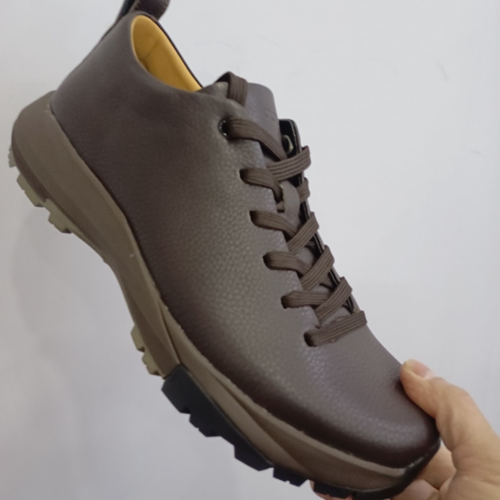 Men Shoes Louboutin - 牛革靴男性高級デザイナーオリジナルウォーキングビジネスナチュラルスニーカーアウトドアスタイリッシュな狩猟キャンプ高級靴