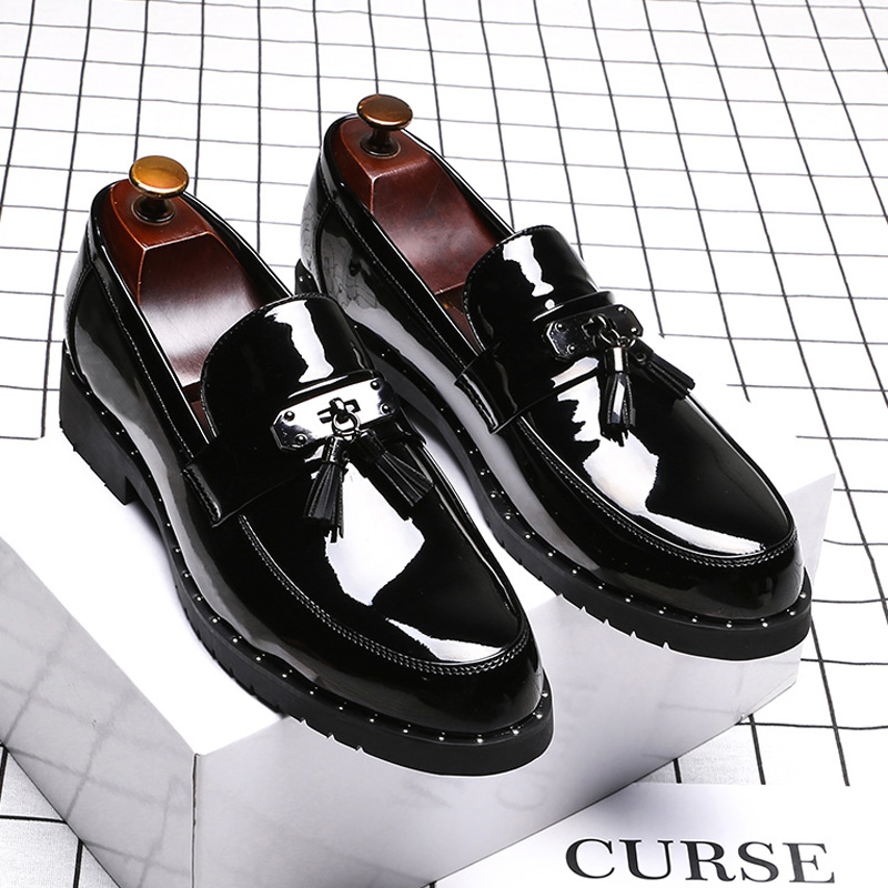 Men Shoes Louboutin - イタリアの高級ブランドローファー男性靴タッセル男性デザイナーシューズ英国スタイル漆革靴厚底結婚式の靴