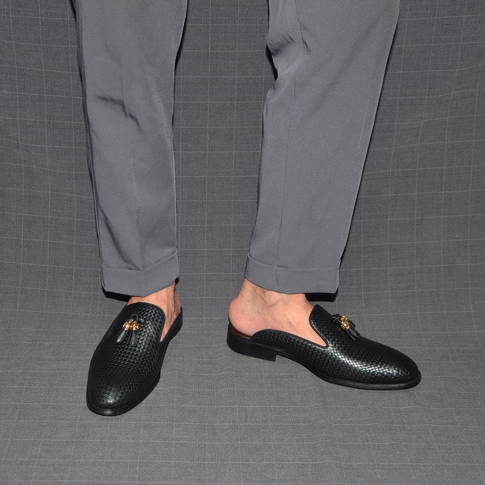 メンズクローズドトゥハーフシューズ ブラックミュールスリッパ - Men Shoes Louboutin のレビューと価格