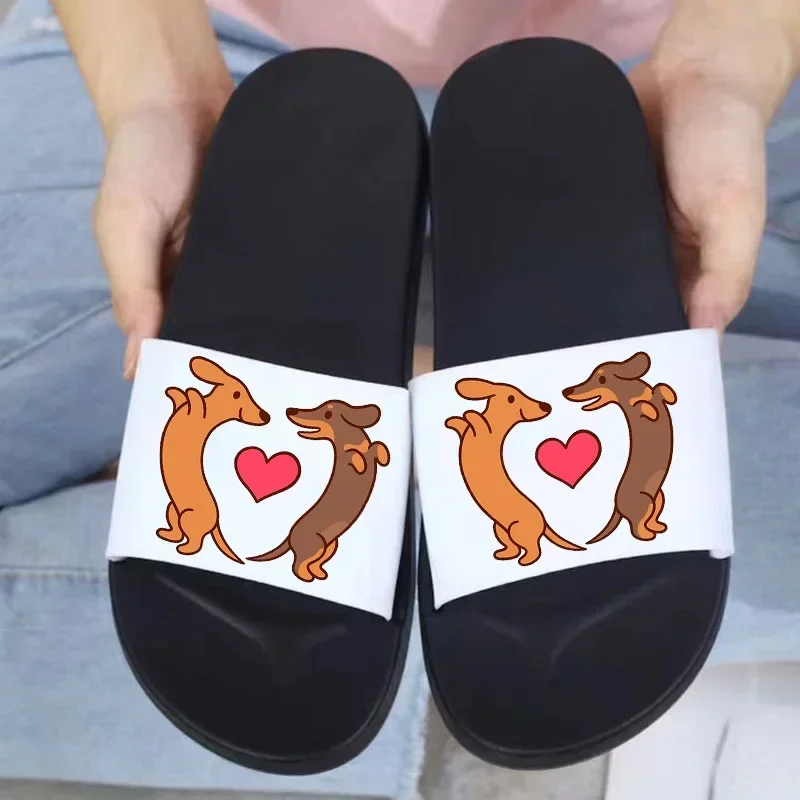 2026年新作夏用スリッパ　可愛いダックスフント柄　屋外用女 - Men Shoes 2026 のレビューと価格